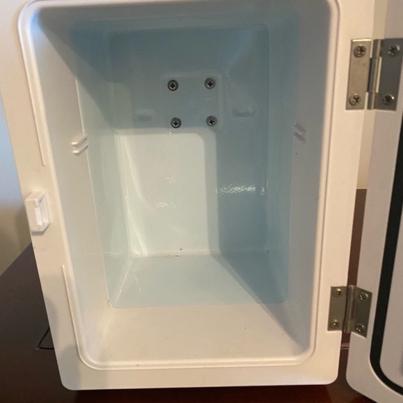 Coca-Cola Coke 6 Can Mini Cooler Fridge dorm - Picture 6 of 7